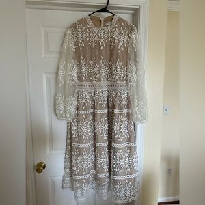 Ivy City Co Cream and White Lace Long Sleeve Dress